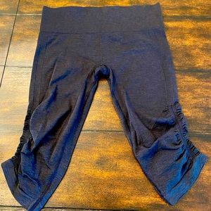 Gray Lululemon cropped leggings